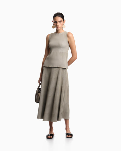 Knit top with a ribbed effect