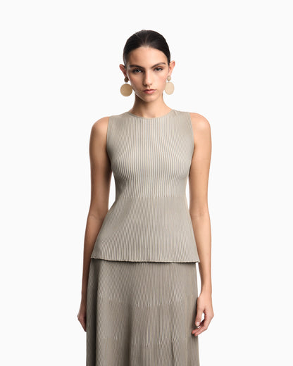 Knit top with a ribbed effect