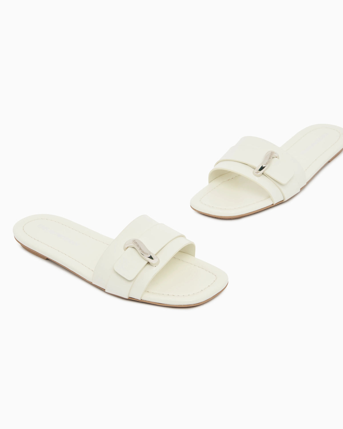 Shiny polished leather band sandals