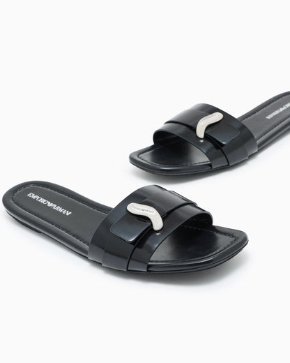 Shiny polished leather band sandals