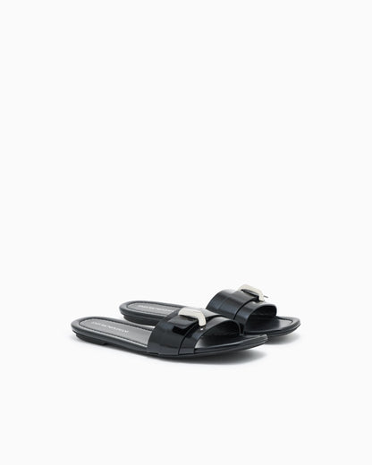 Shiny polished leather band sandals