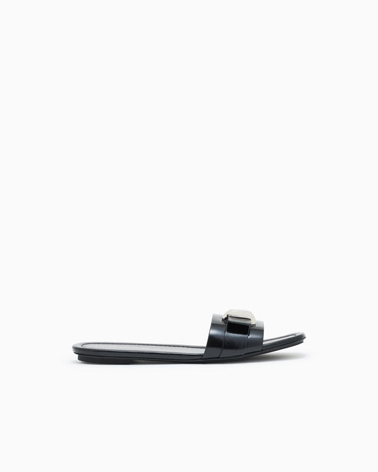 Shiny polished leather band sandals