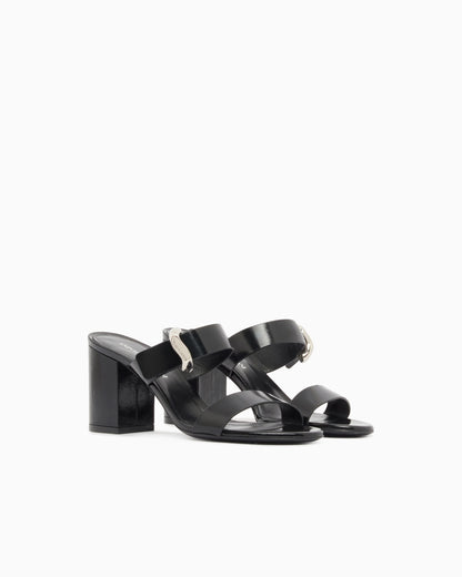 Shiny polished leather sandals with heel