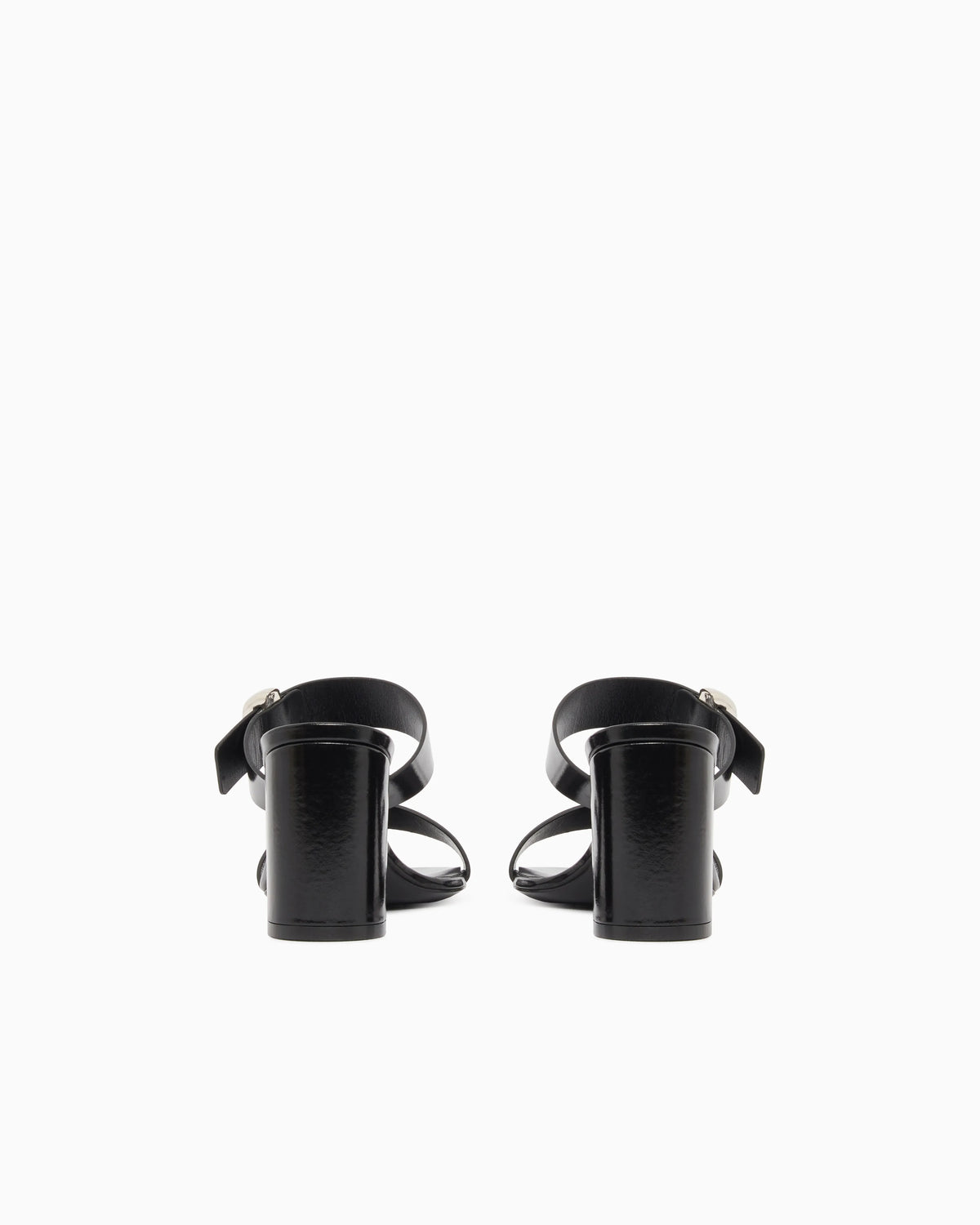 Shiny polished leather sandals with heel