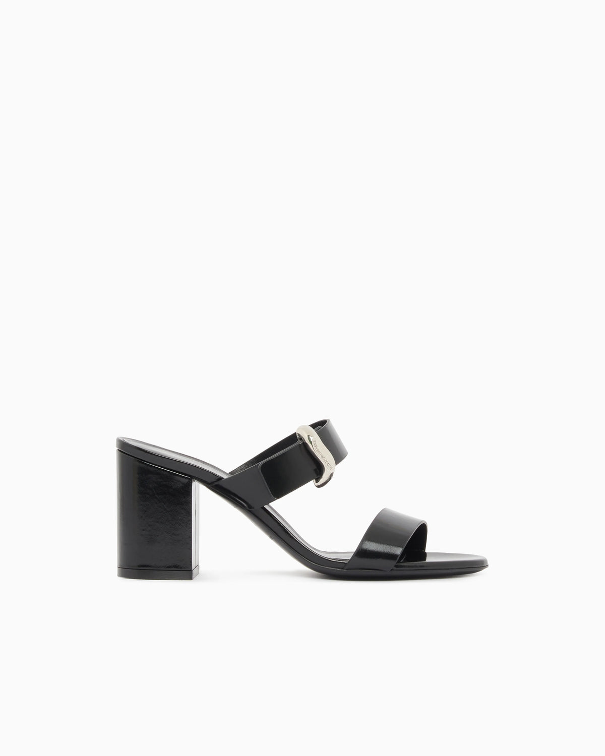 Shiny polished leather sandals with heel