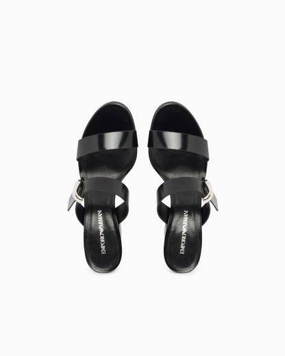 Shiny polished leather sandals with heel