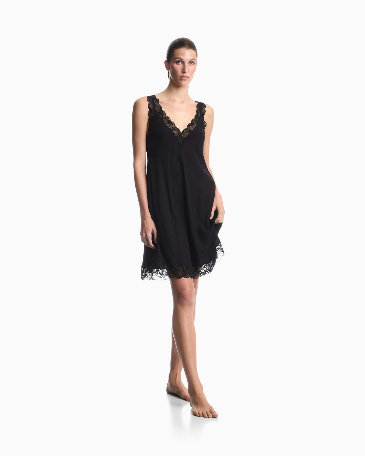 Jacquard viscose nightdress with a V-neckline and lace trim