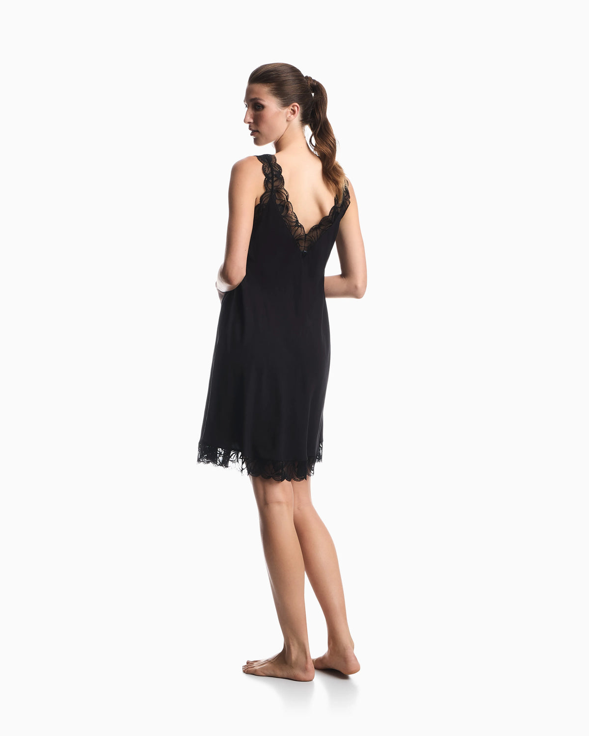 Jacquard viscose nightdress with a V-neckline and lace trim