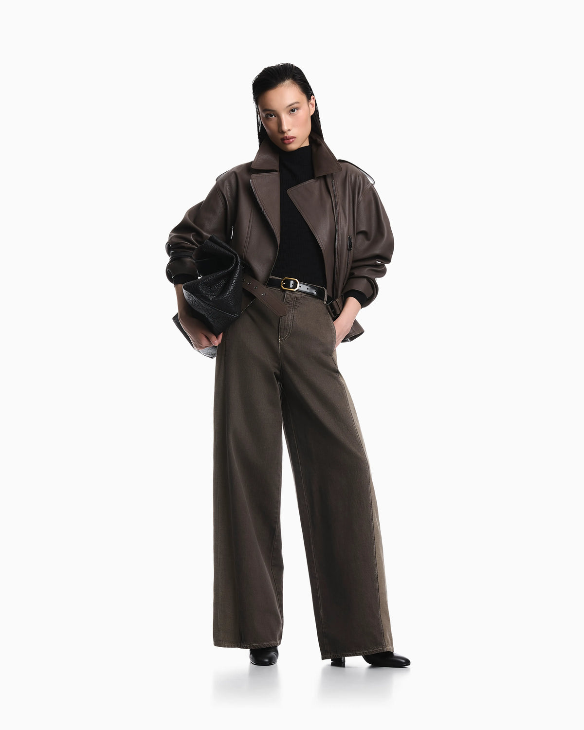 Five-pocket wide-leg denim pants with relaxed fit