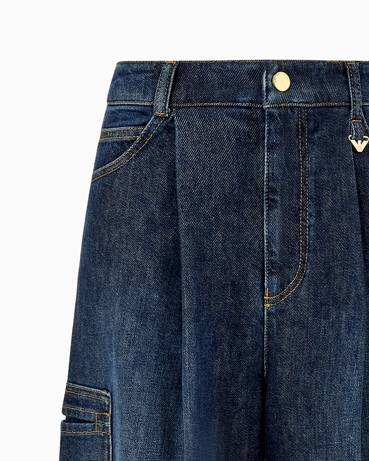 Wide-leg denim jeans with cargo pockets