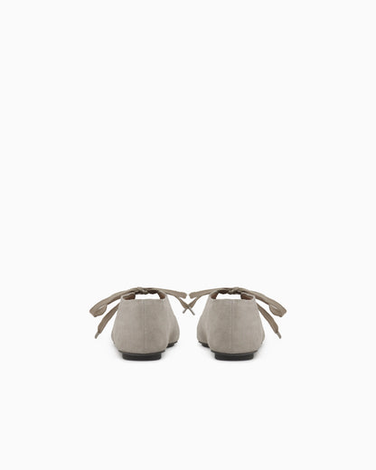 Lace-up ballet flats in suede with leather lining
