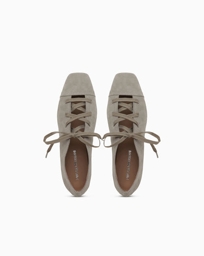 Lace-up ballet flats in suede with leather lining