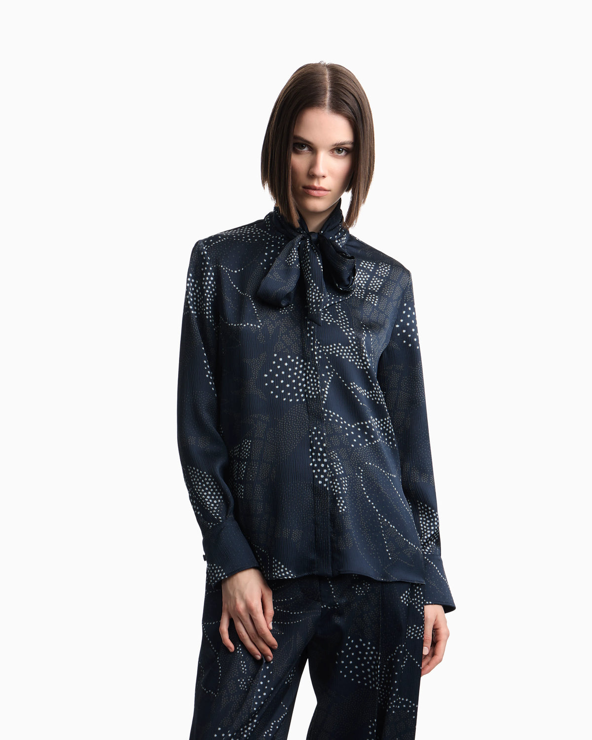 Creponne shirt with dotted floral print and a neck tie