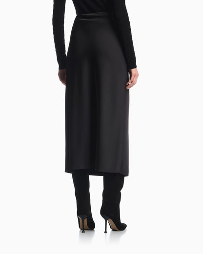 Unlined skirt in techno twill with side zipper and hook