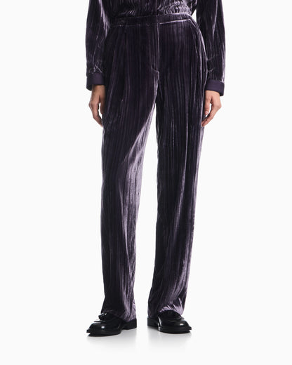 Trousers in plissé velvet with elastic waistband regular fit
