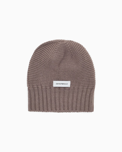 Virgin wool cable knit beanie with a ribbed bottom