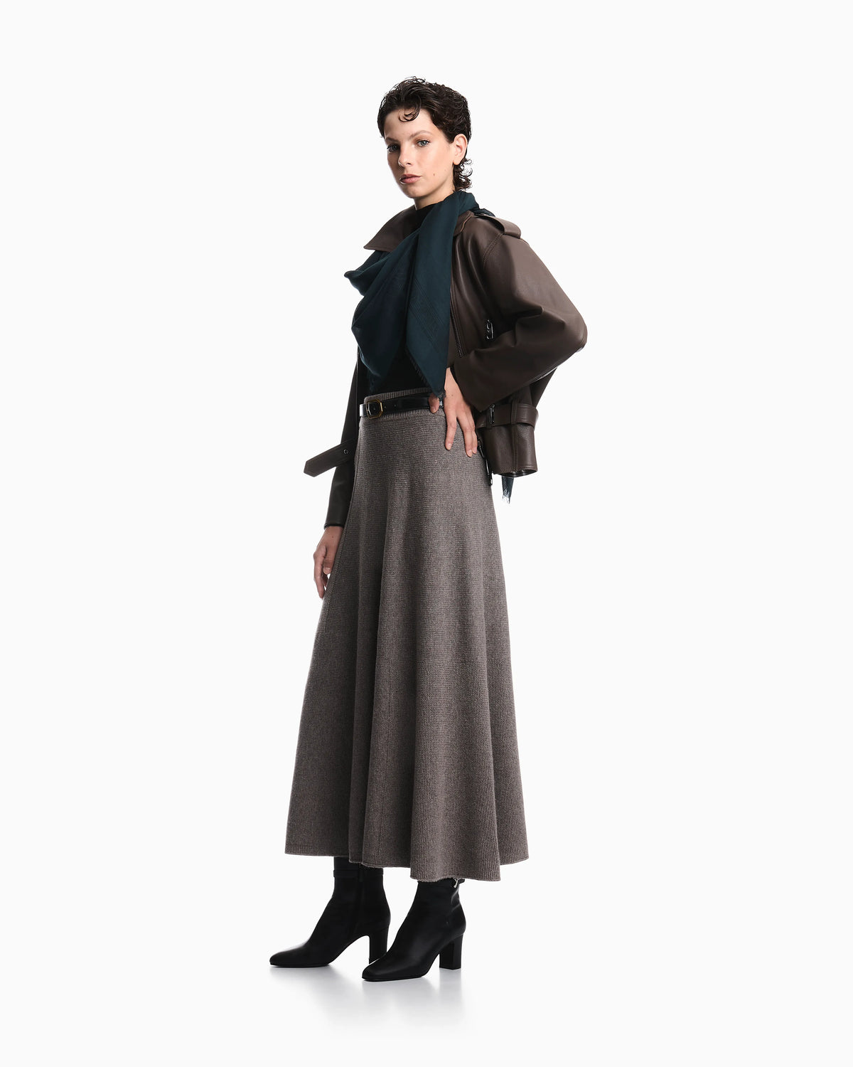 Skirt in virgin wool and cashmere with ribbed waistband
