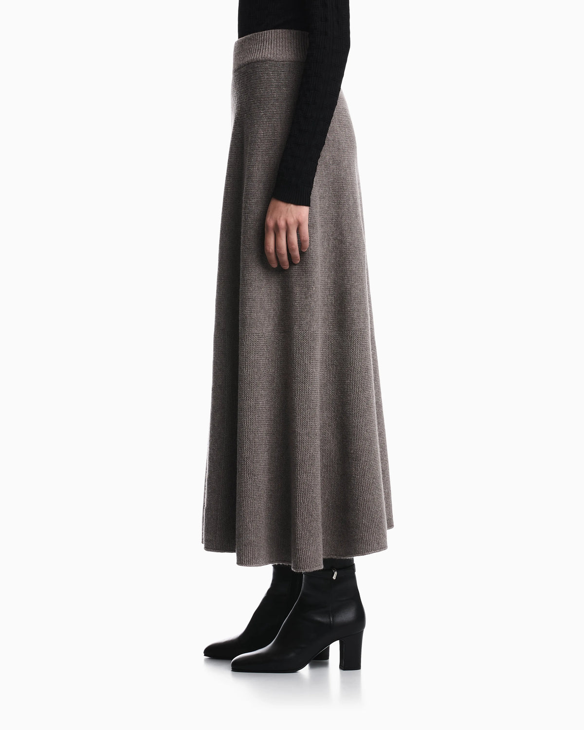 Skirt in virgin wool and cashmere with ribbed waistband