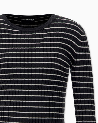 Slim fit ribbed pullover with crew neck and striped pattern