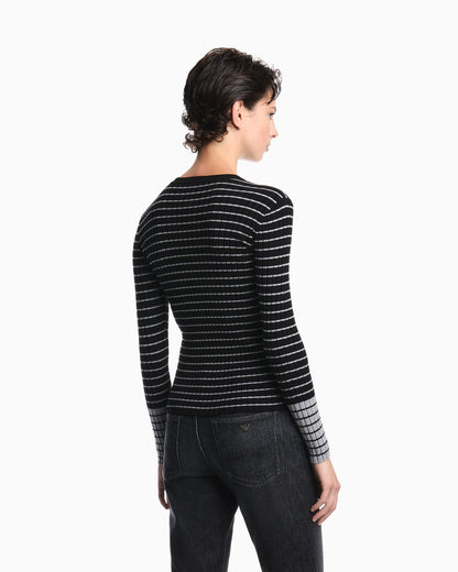 Slim fit ribbed pullover with crew neck and striped pattern