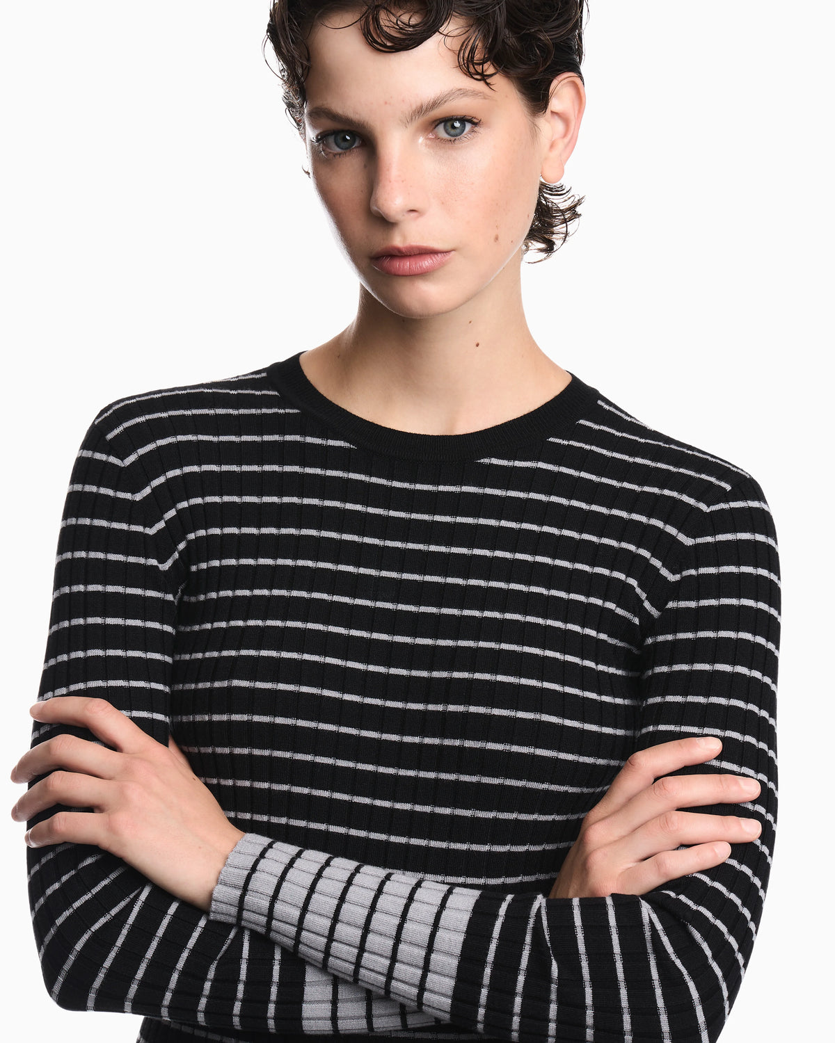 Slim fit ribbed pullover with crew neck and striped pattern
