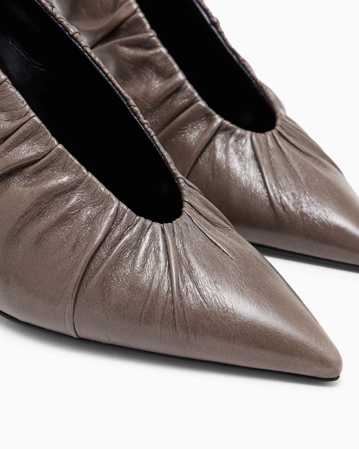 Pointed-toe leather court shoes with gathered detailing