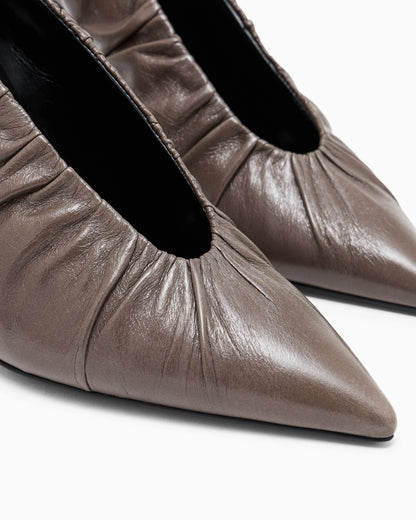 Pointed-toe leather court shoes with gathered detailing