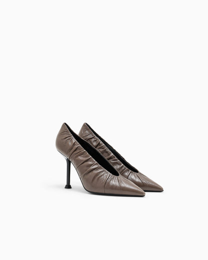 Pointed-toe leather court shoes with gathered detailing