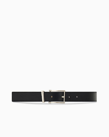 Tongue belt in textured leather with a rectangular buckle