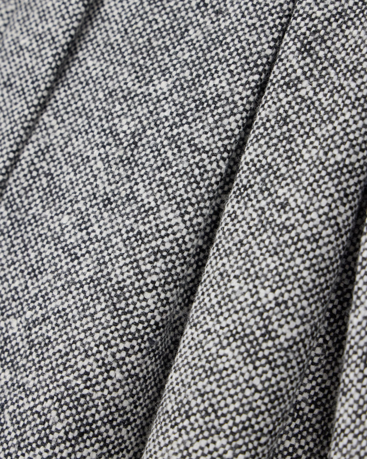 Tweed Bermuda shorts with pleats