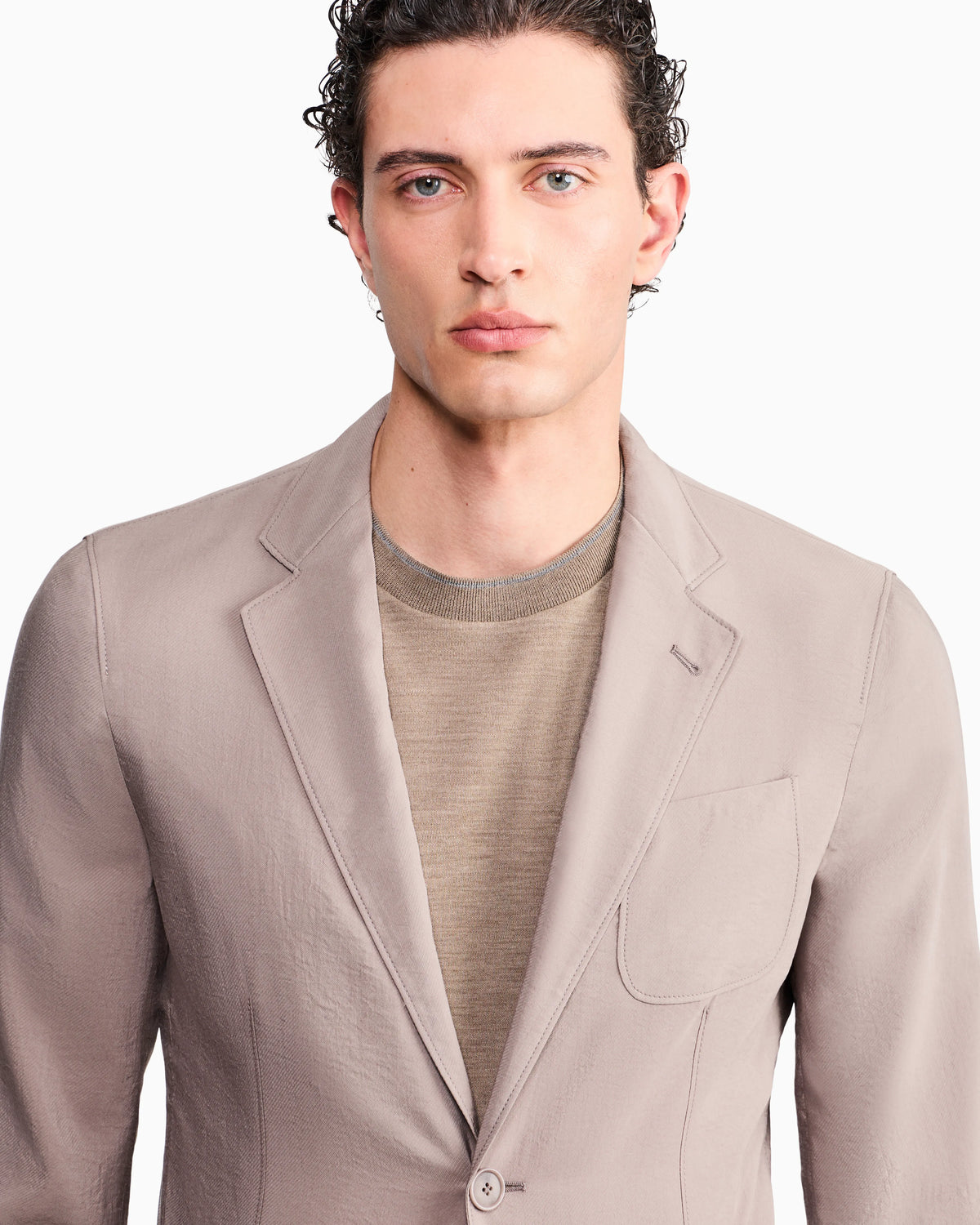 Upton single-breasted blazer in washed silk with two buttons