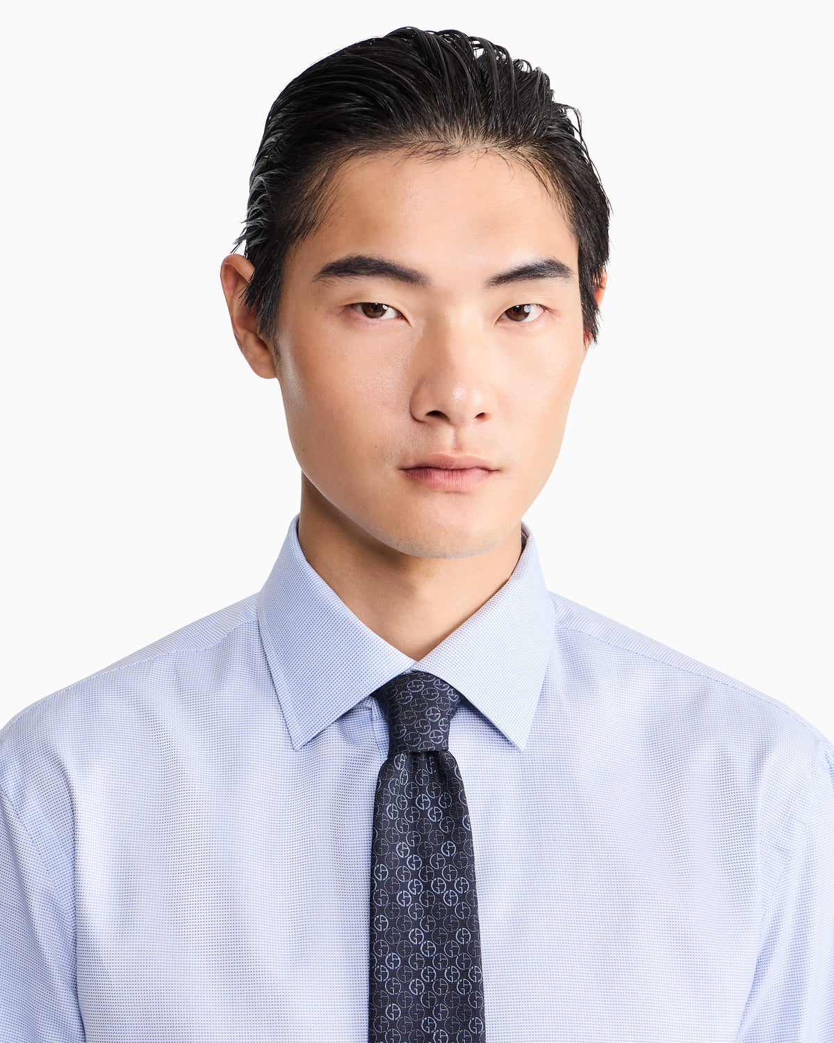Regular fit shirt in micro weave cotton with French collar