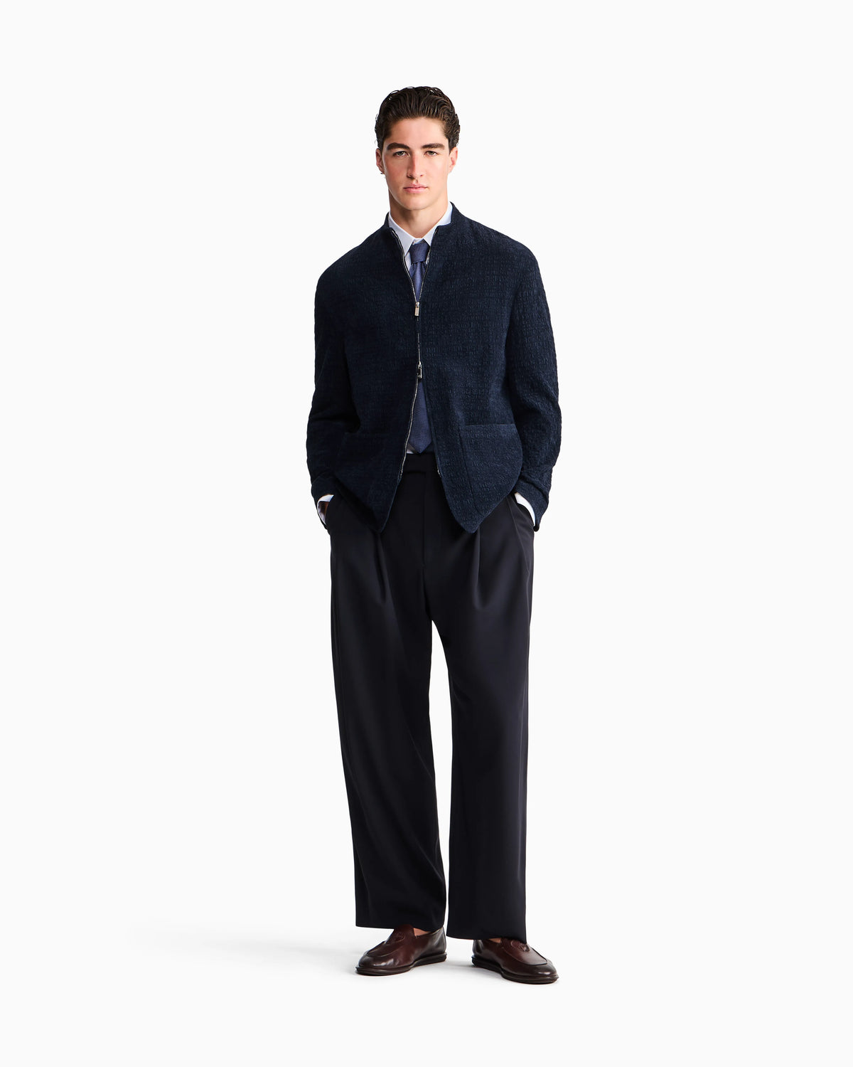 Regular fit shirt in cotton twill with exposed buttons