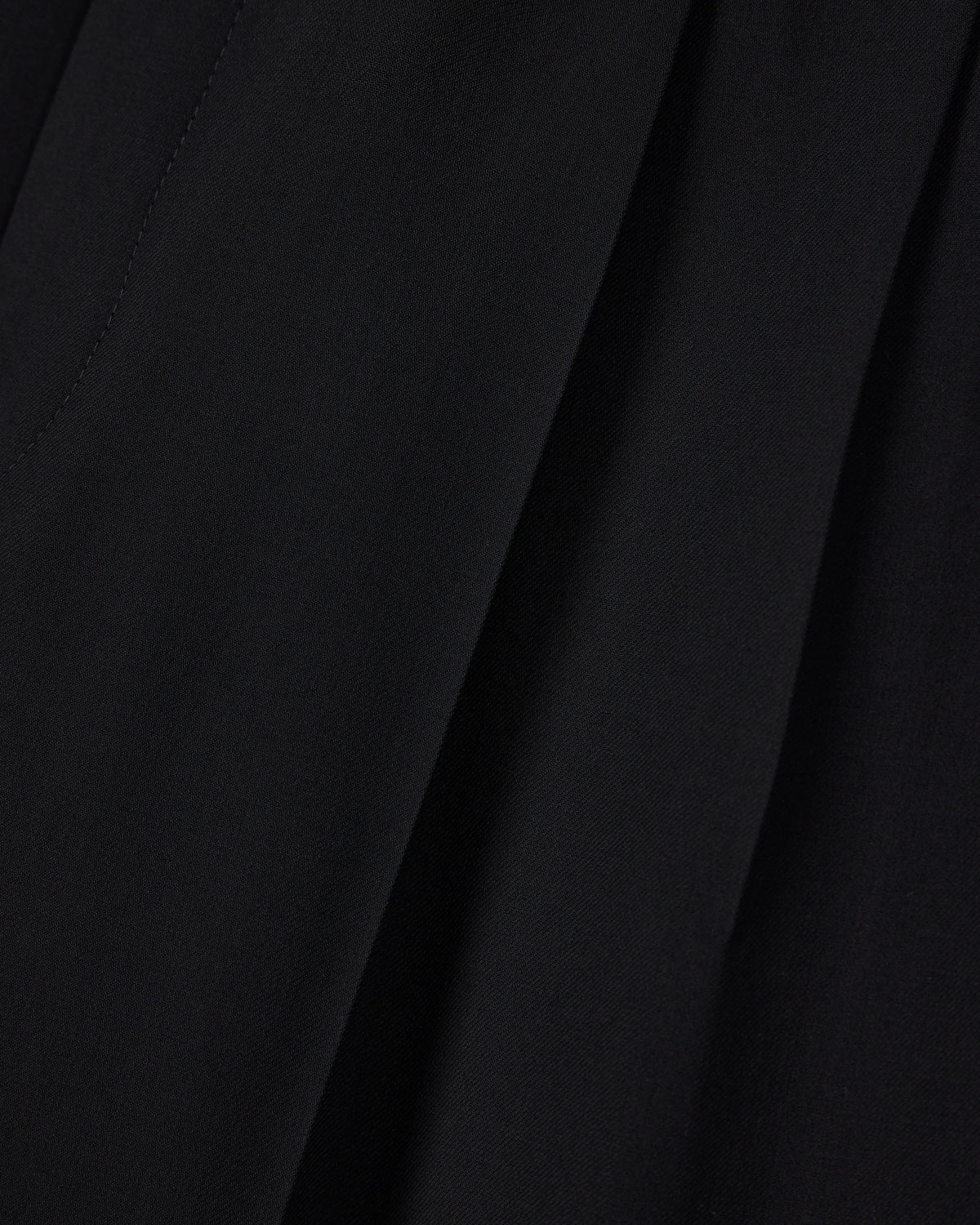 Tailored two-pleat trousers in pure virgin wool crepe