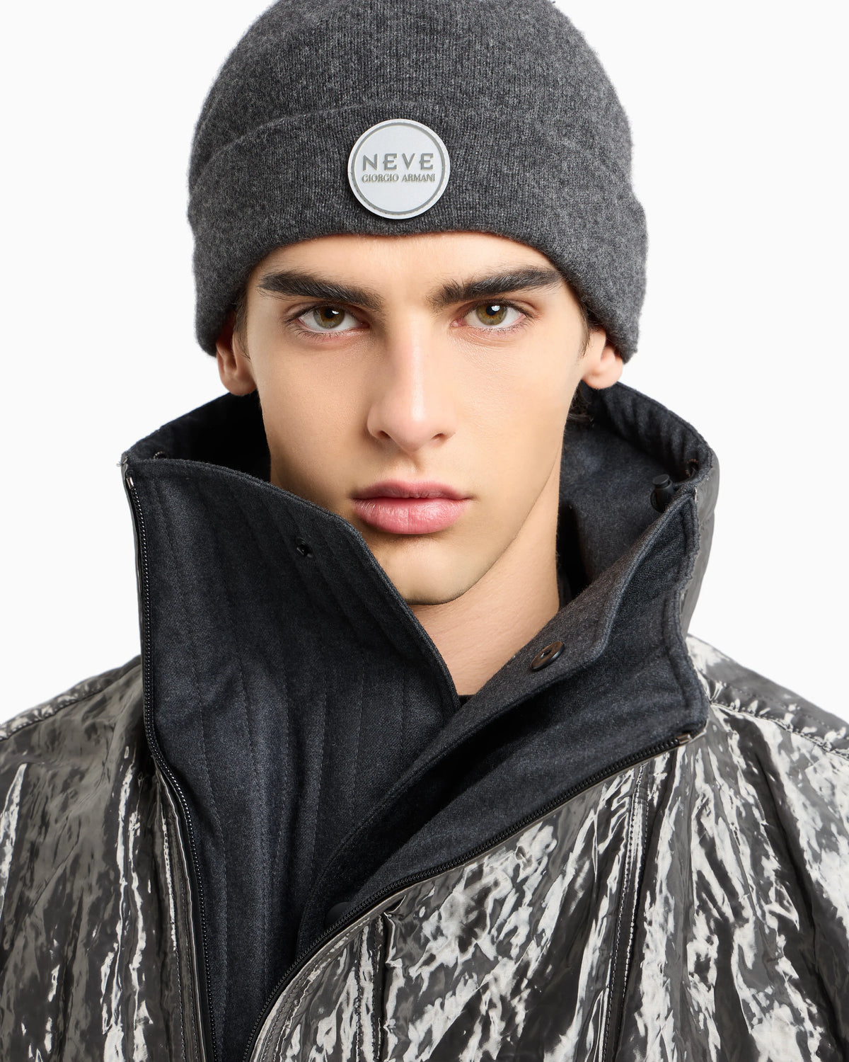 Giorgio Armani Neve cashmere beanie