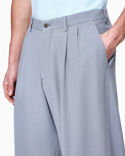 Double pleat trousers in virgin wool seersucker