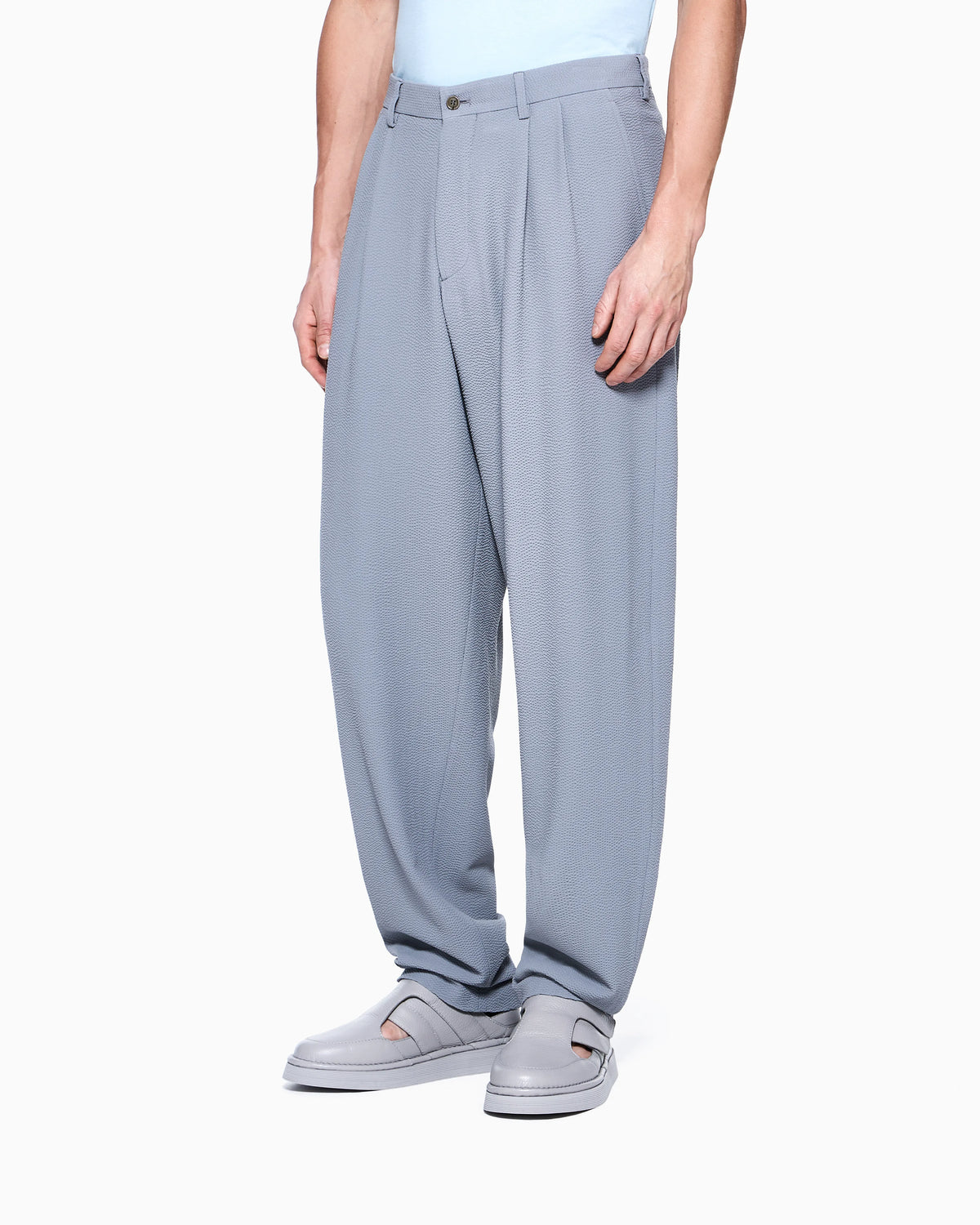 Double pleat trousers in virgin wool seersucker