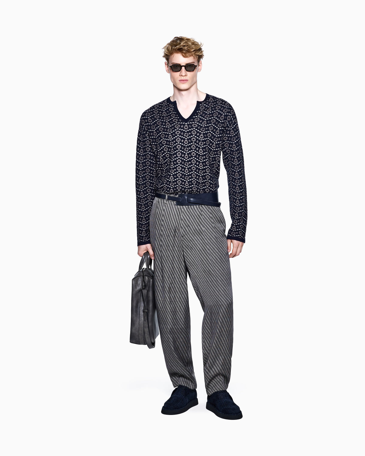 Trousers in Lyocell and silk with pleats and a diagonal print