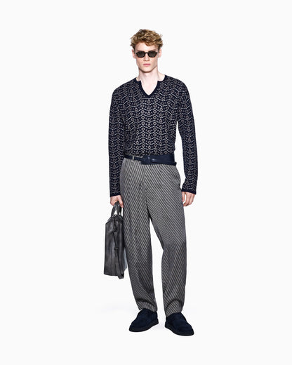 Trousers in Lyocell and silk with pleats and a diagonal print