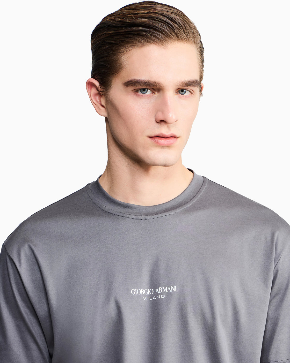 Crew Neck T-shirt in Pure Cold-Dyed Cotton with Logo