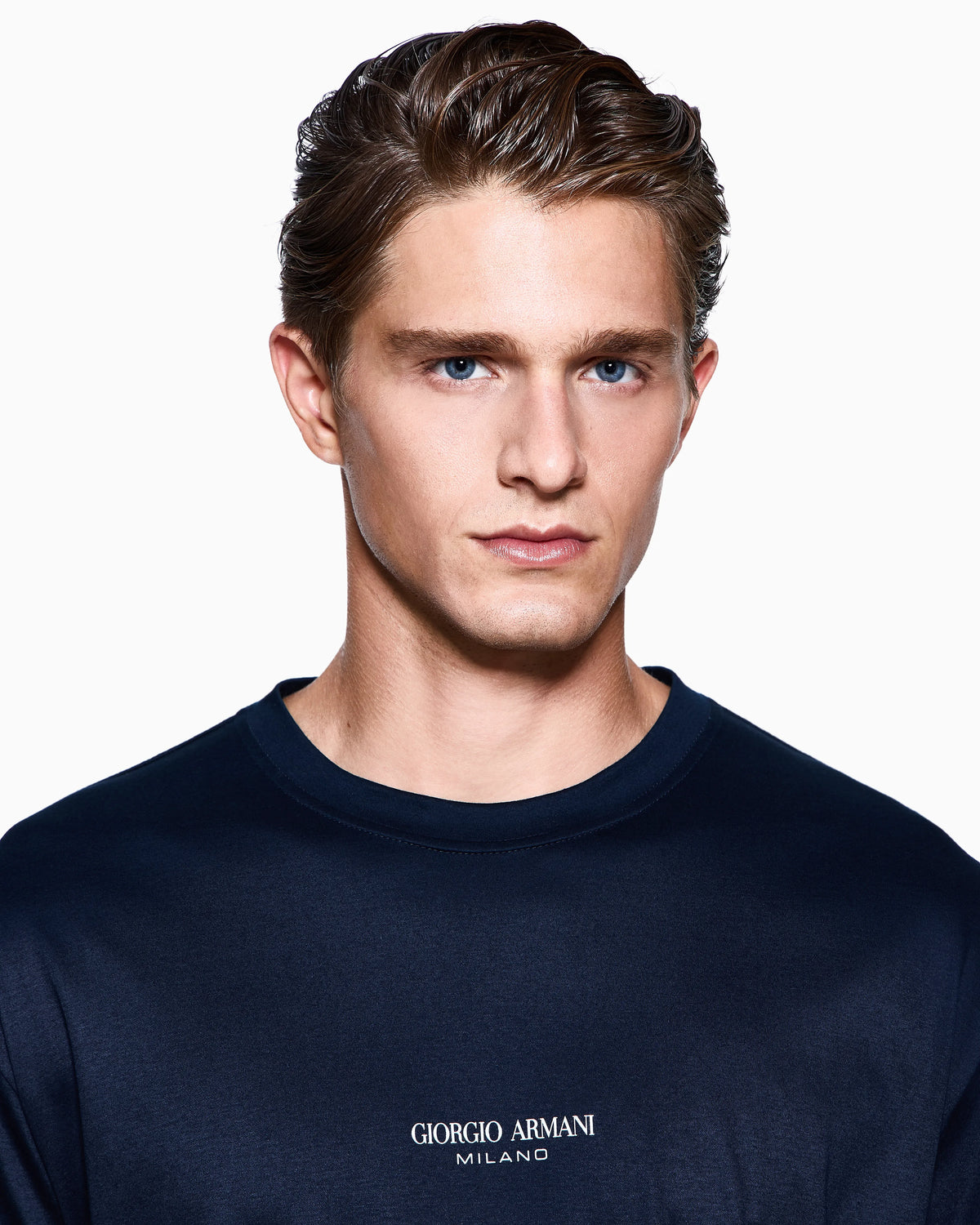 Crew Neck T-shirt in Pure Cold-Dyed Cotton with Logo