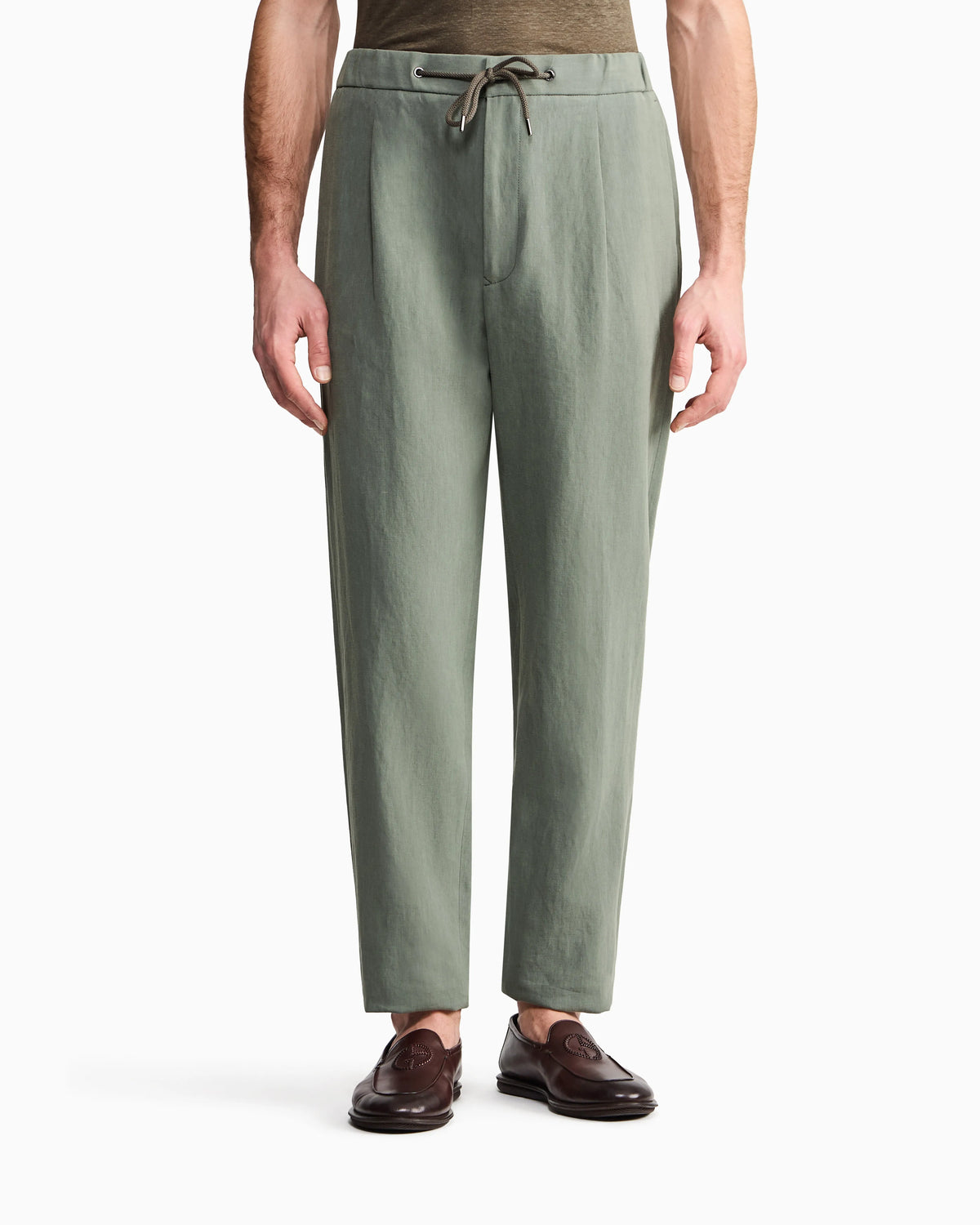 Single-pleat, linen-canvas trousers