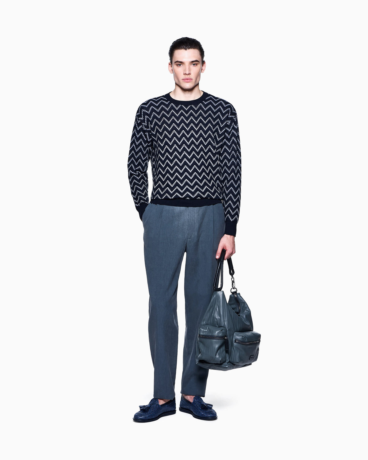 Single-pleat, linen-canvas trousers