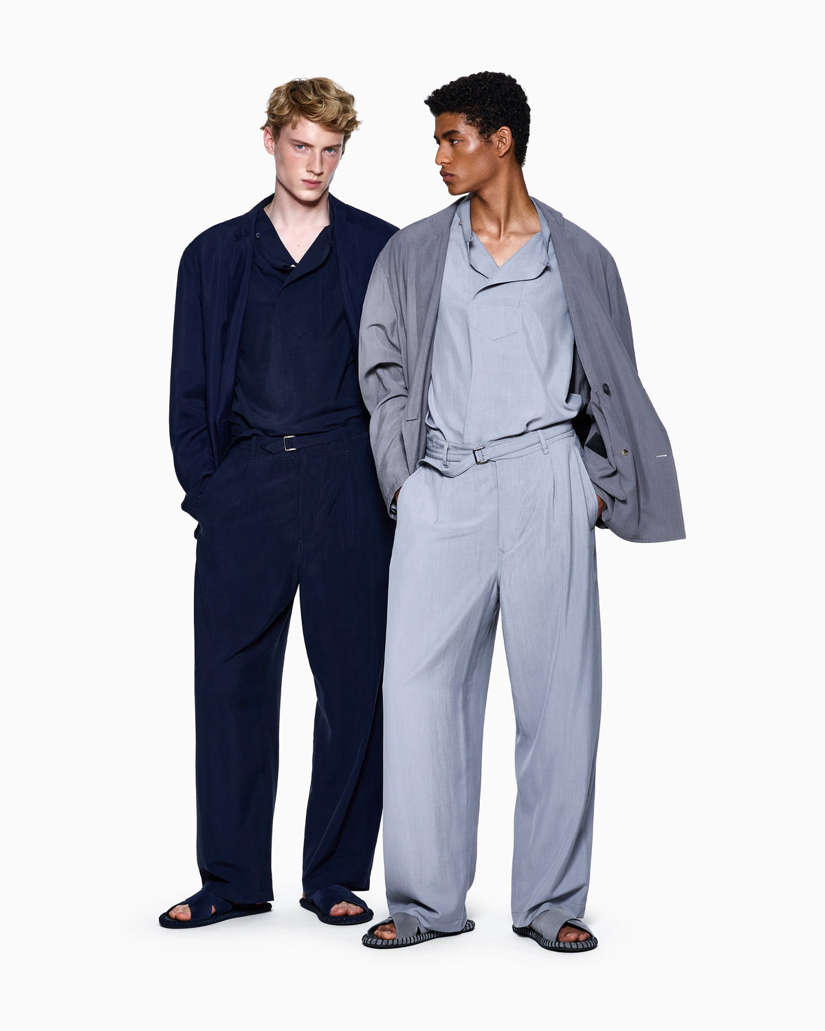Double-breasted jacket in a silk and linen poplin