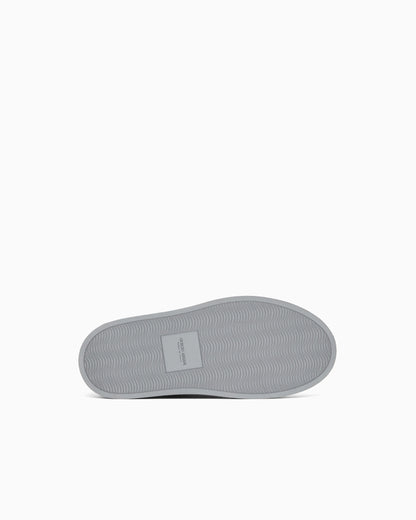 Leather sandals with cut-outs