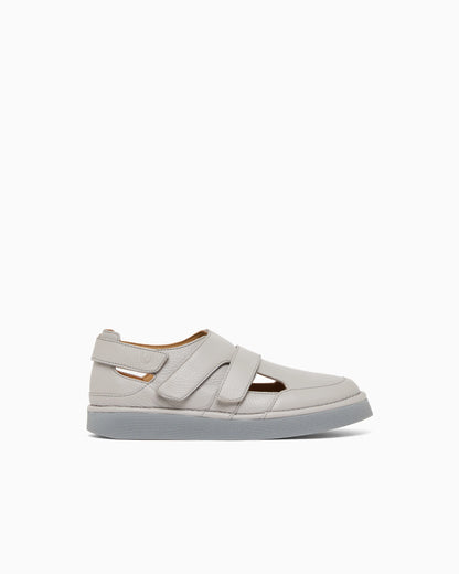 Leather sandals with cut-outs