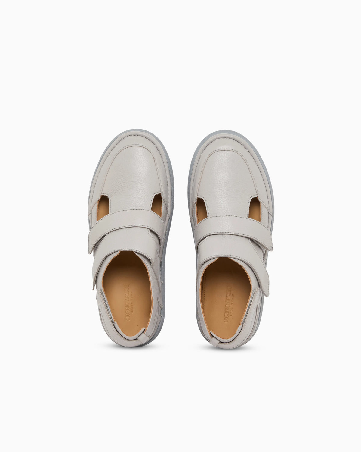 Leather sandals with cut-outs
