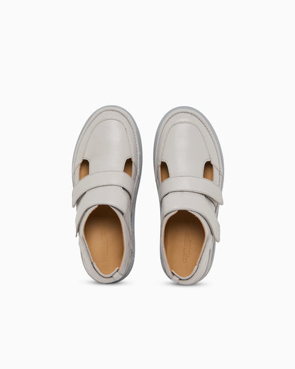 Leather sandals with cut-outs