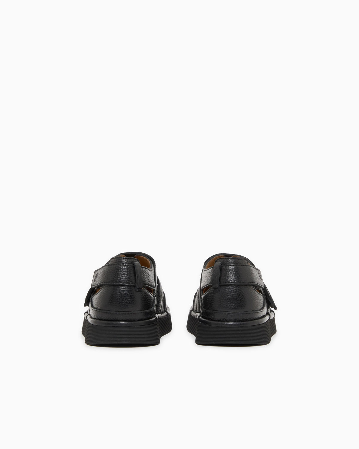 Leather sandals with cut-outs