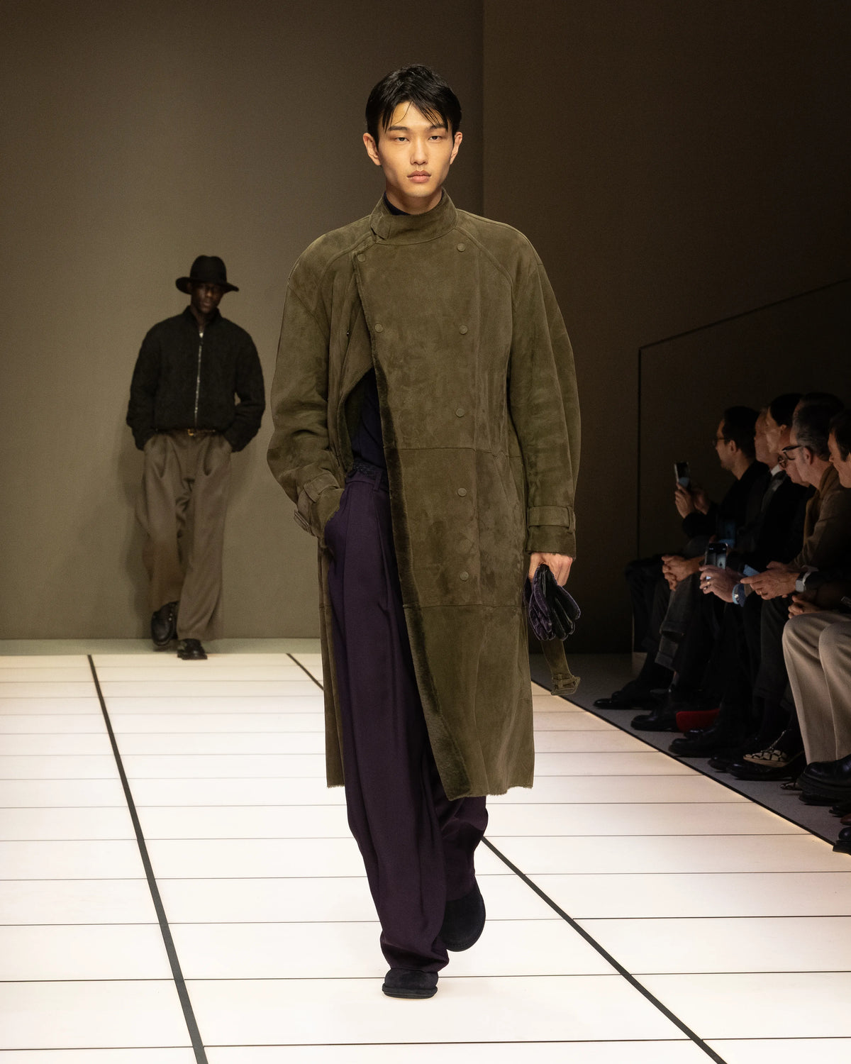 Slim-fit sweater in plain knit virgin wool